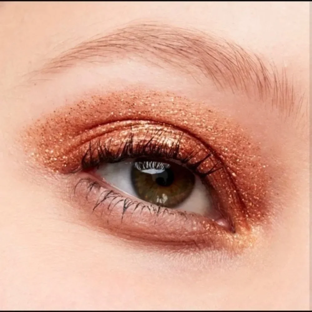 MAC Dazzleshadow Liquid Eyeshadow-Blinking Brilliant